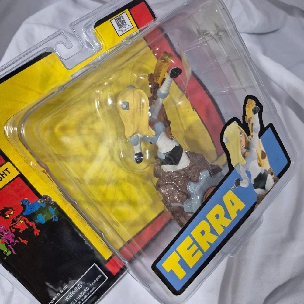 Terra Teen Titans Interlocking Paperweight Bust Monogram Masterworks DC